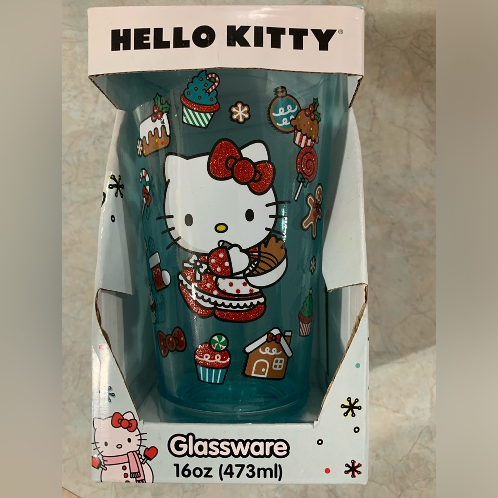 Hello Kitty Christmas glitter glass